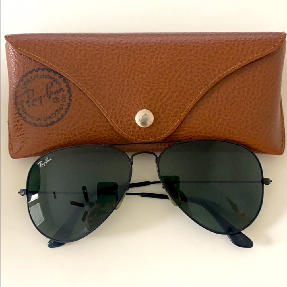 Ray-Bans - Black Aviator